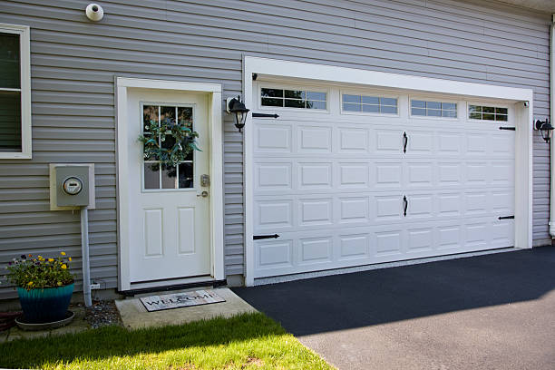 24/7 Emergency Garage Door Panel Replacement experts in New Sarpy, LA